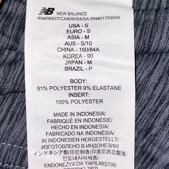 New Balance Woman’s Athletics Half Zip Sweatshirt (S) - Picture 9 of 11